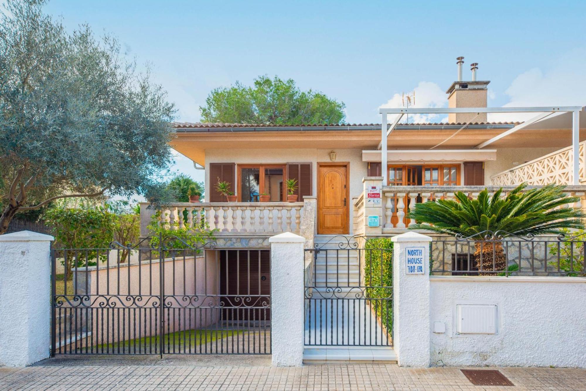 Chalet North House *